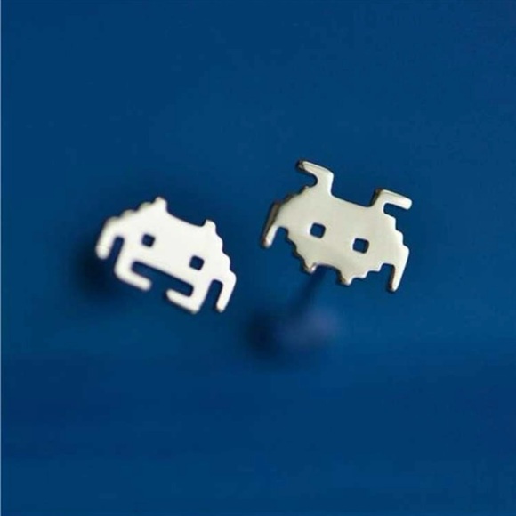 “Space Alien Invaders” Retro Pixel Arcade Video Game Animated Sci-fi Space Studs - Picture 4 of 6
